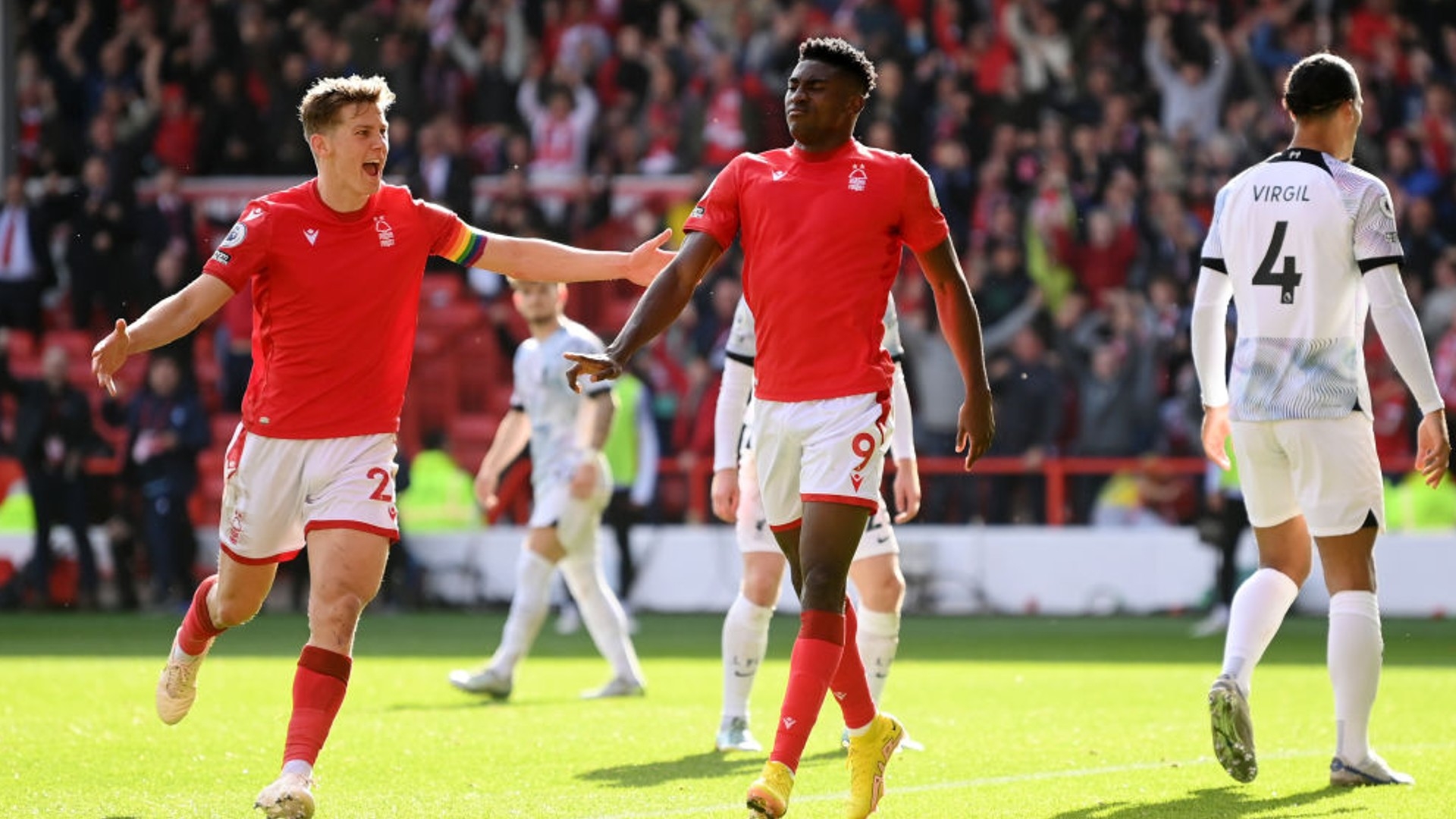 示着丝绸之 示着丝绸之